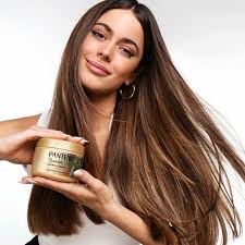 una diosa colaborando con pantene